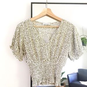 Floral green/cream top